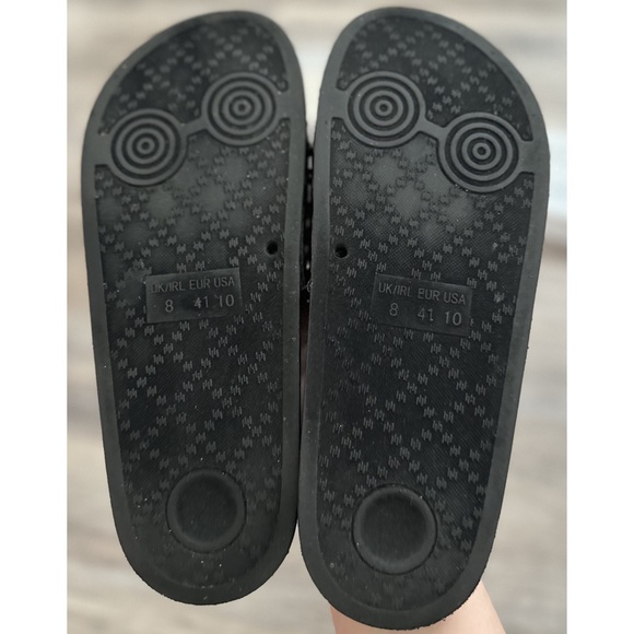 Like New! Steve Madden Black W/ Gold Chain Slides - Picture 4 of 6